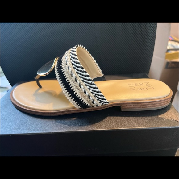 Naturalizer - Frankie Thong Sandal - Picture 3 of 5